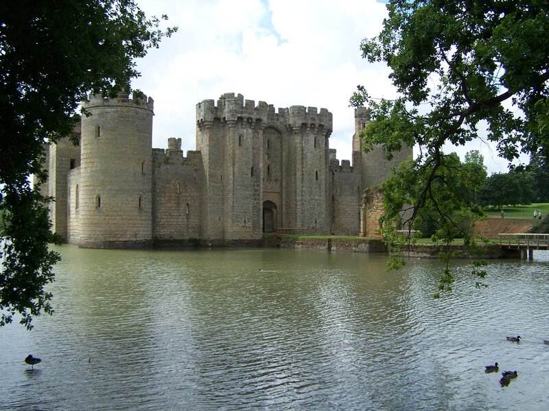 Bodiam Castle — Green, Serene