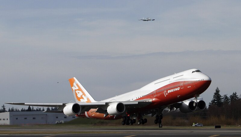 Boeing 747 Airplane — Red, Calm