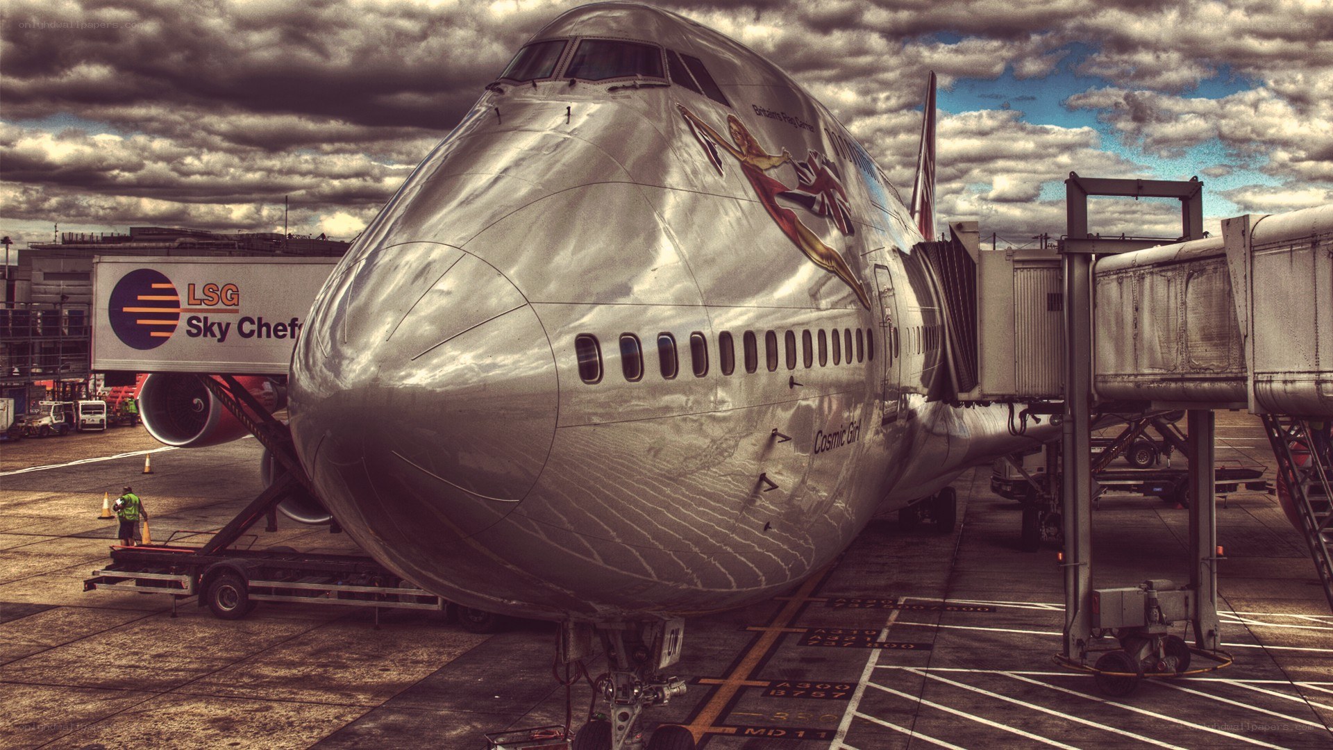 Boeing 747 at airport gate