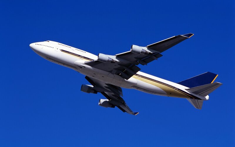 Boeing 747 in flight