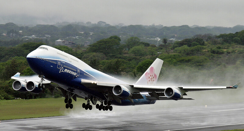 Boeing 747 Taking Off — Blue, Dynamic