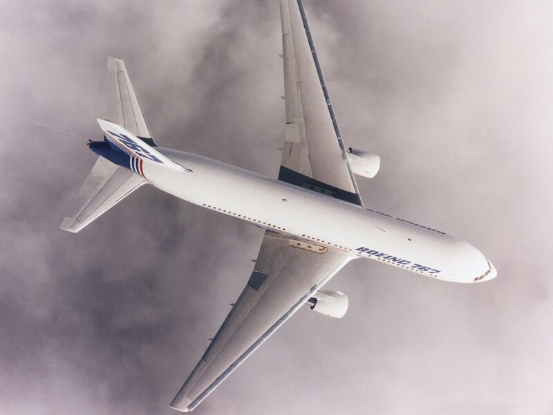 Boeing 767 in flight