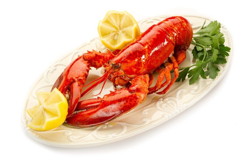Boiled lobster with lemon