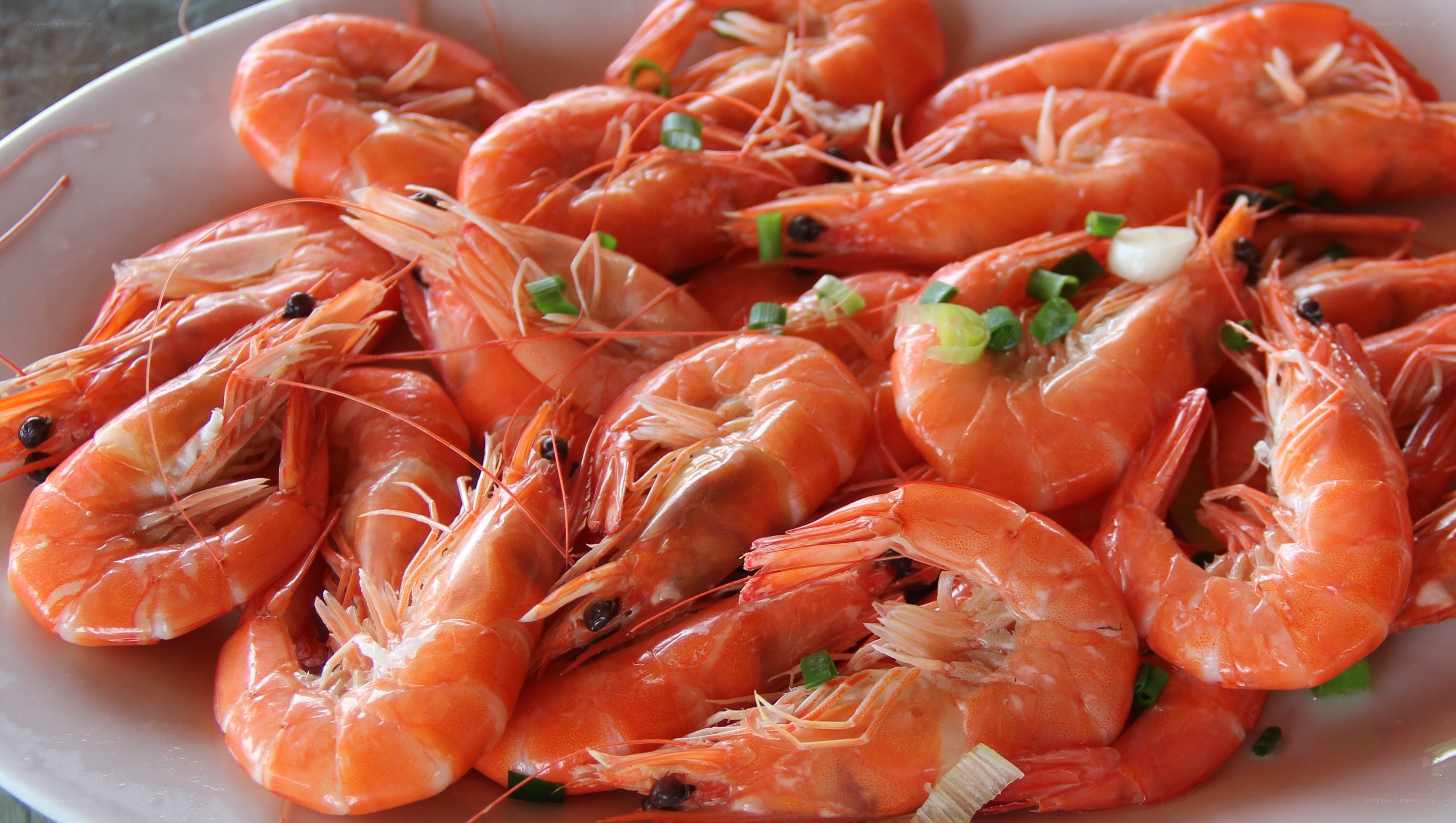 Boiled shrimp with green onions