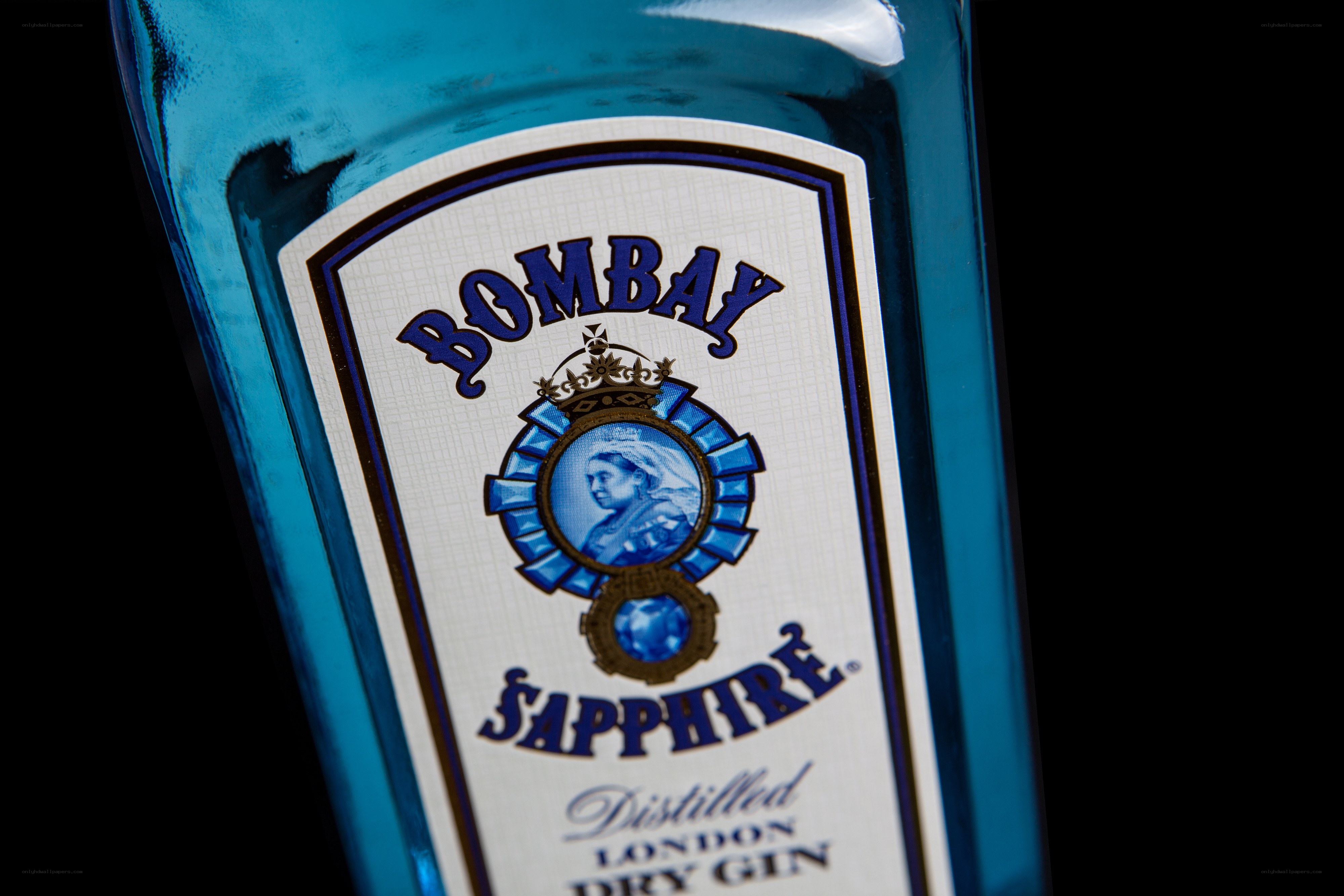 Bombay Sapphire gin bottle
