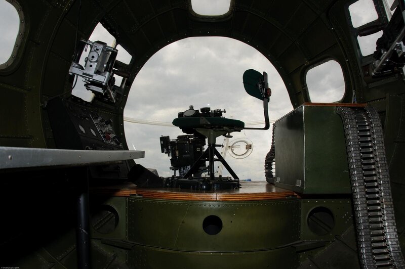 Bomber aircraft gunner station