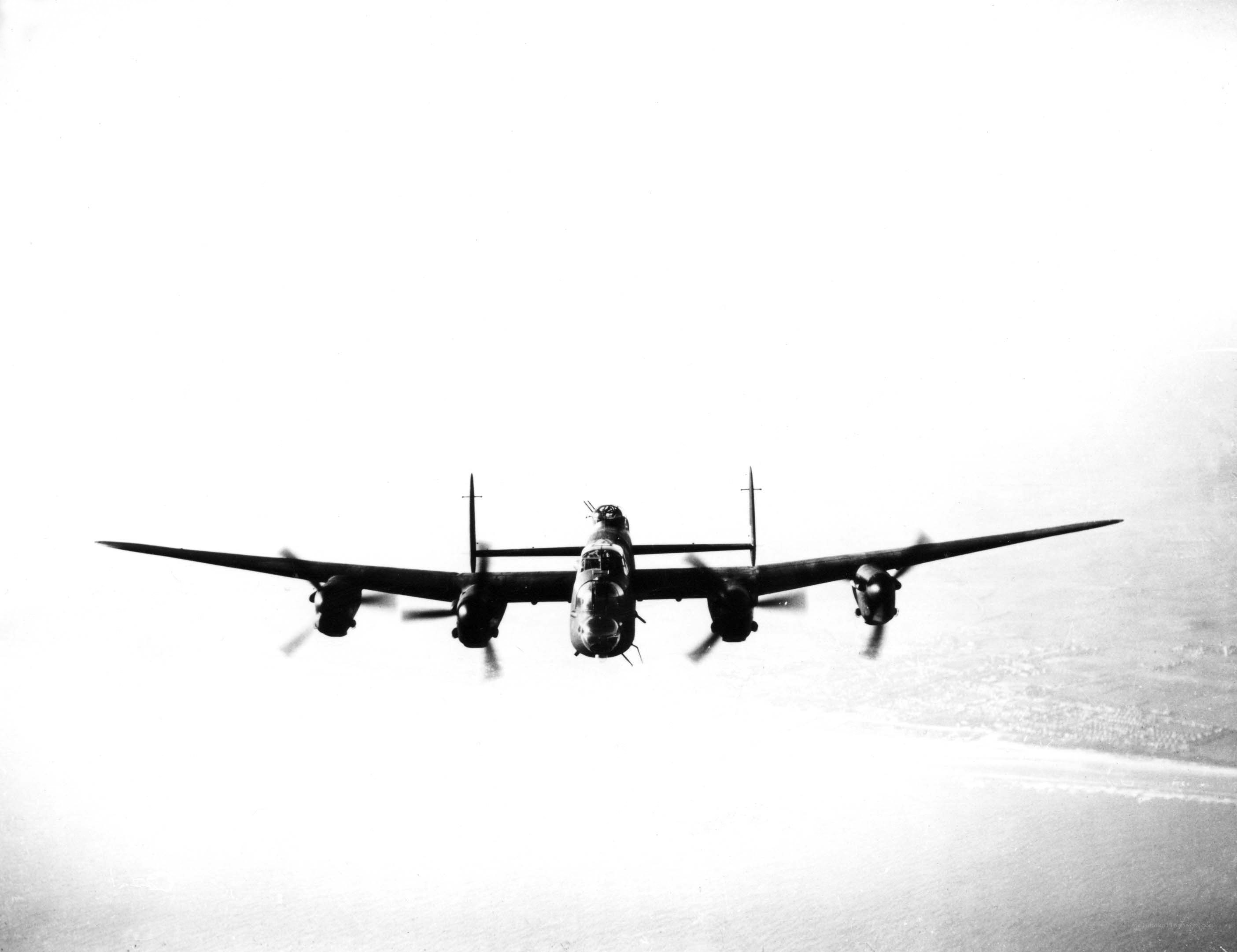 Bomber aircraft in flight