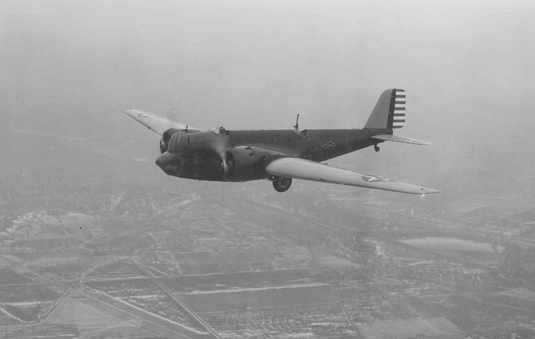 Bomber aircraft in flight