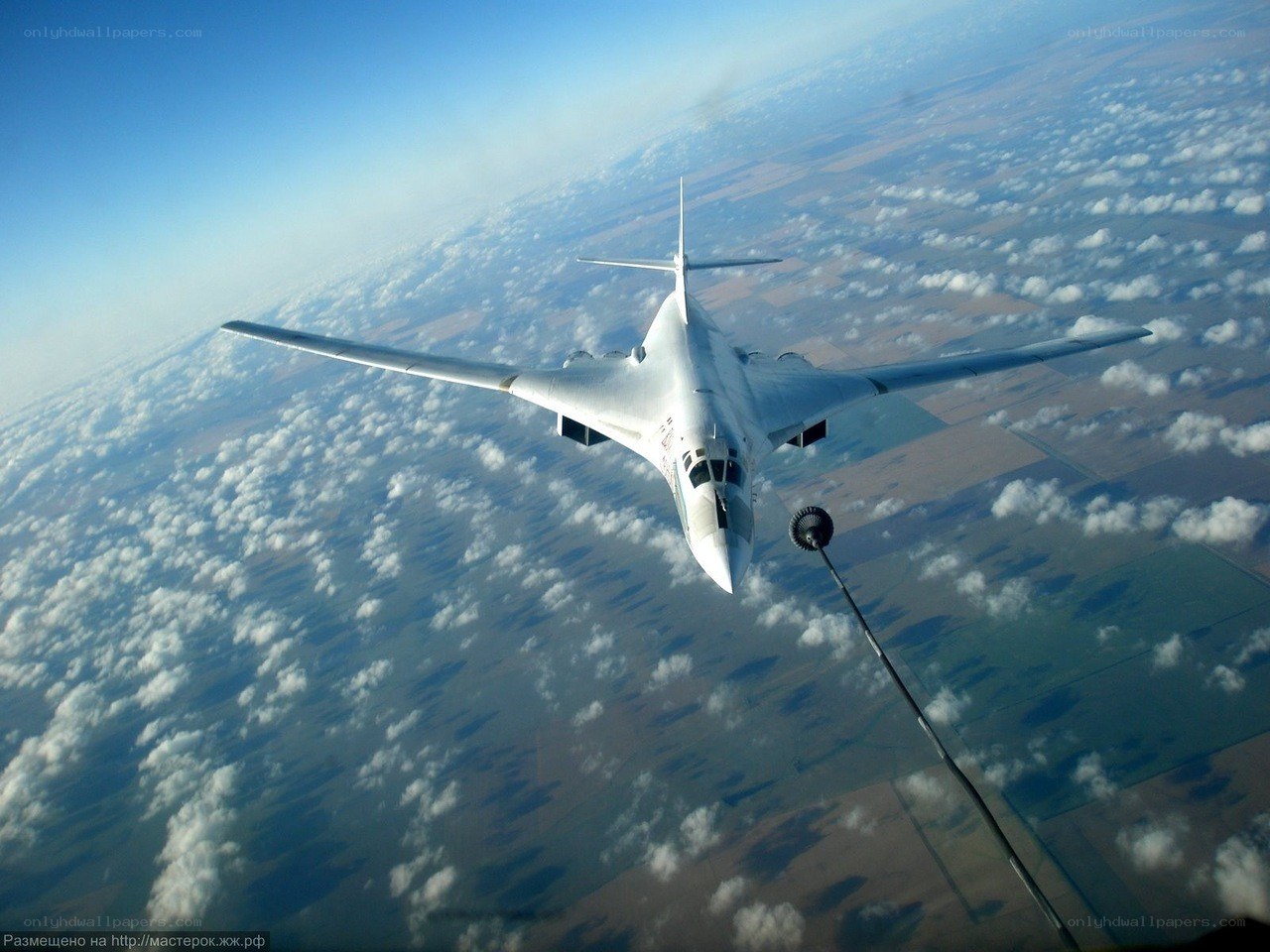 Bomber aircraft in flight