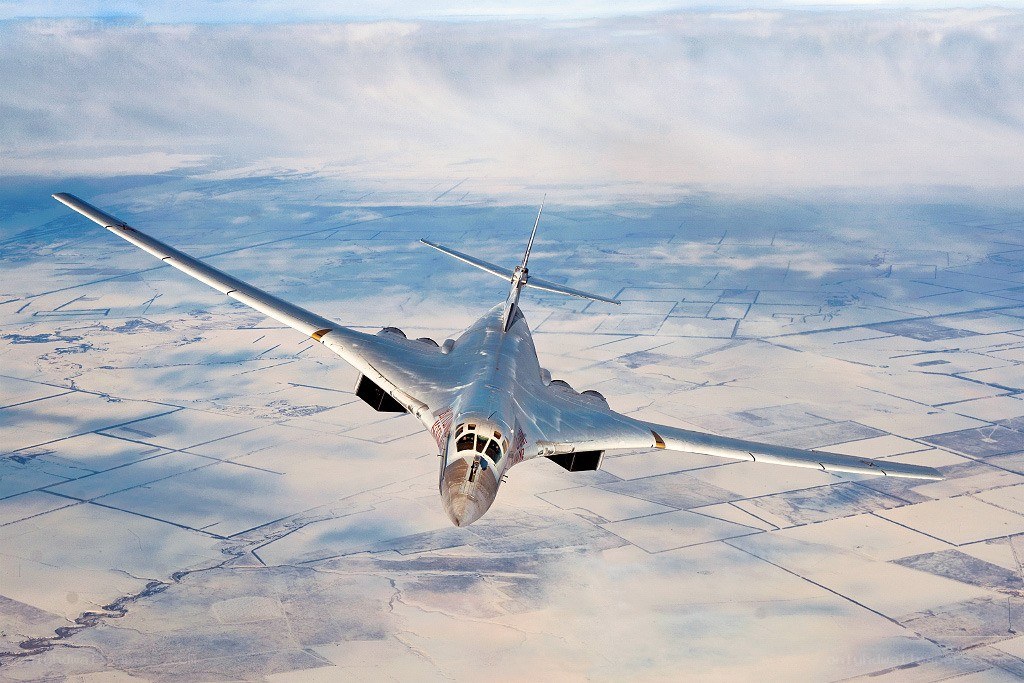 Bomber aircraft in flight