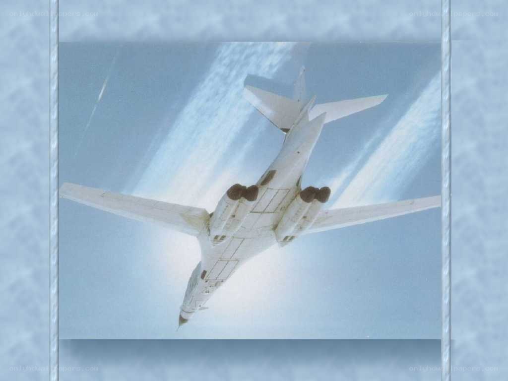 Bomber aircraft in flight