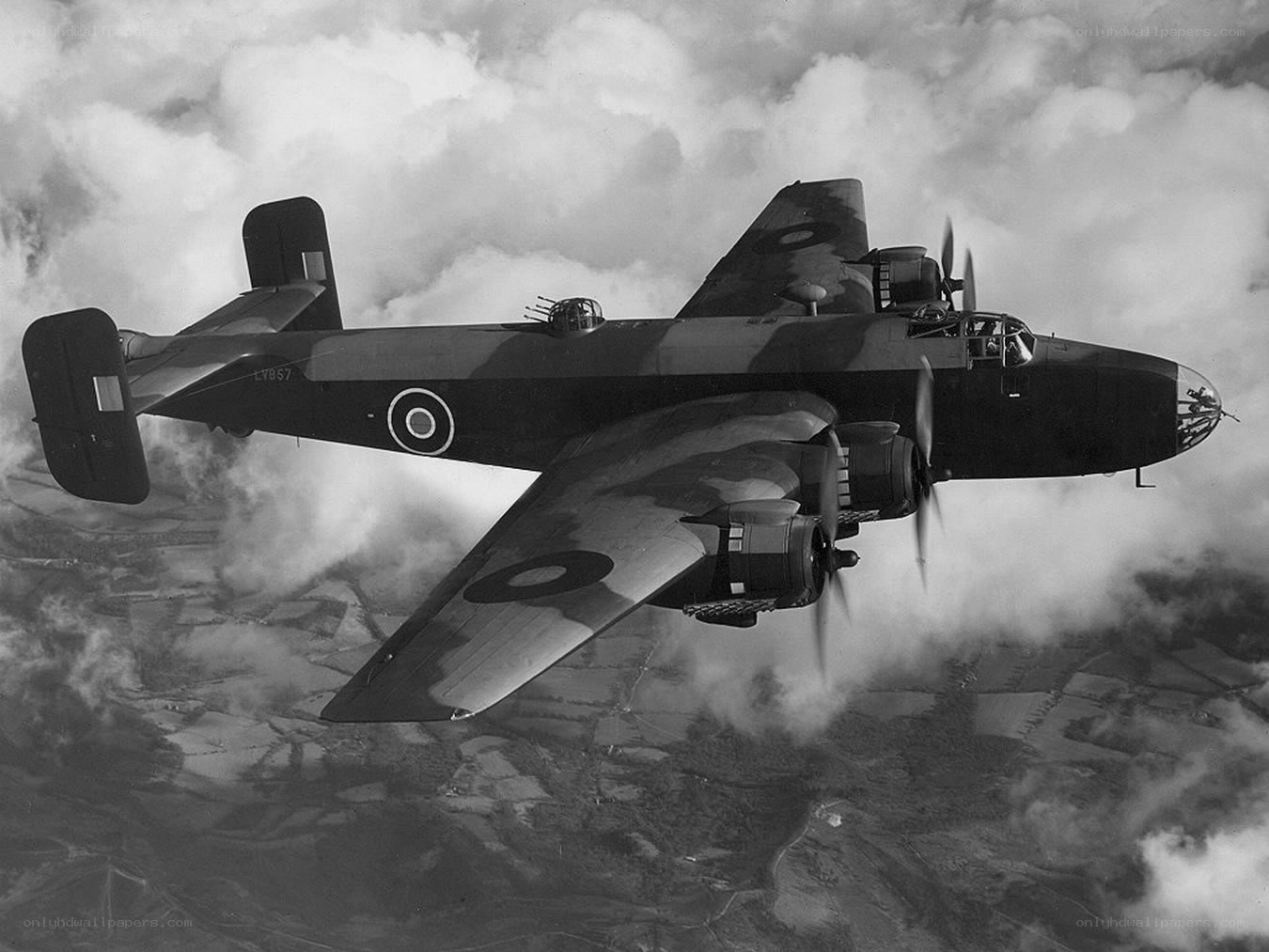 Bomber aircraft in flight