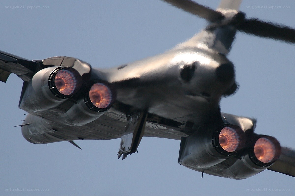 Bomber aircraft in flight
