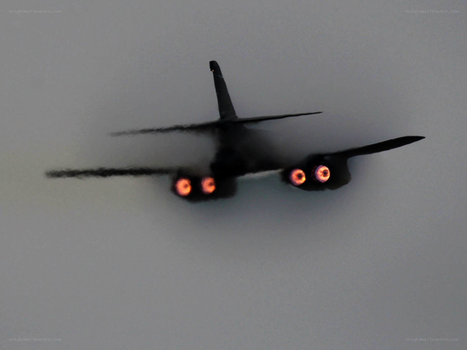 Bomber aircraft in flight