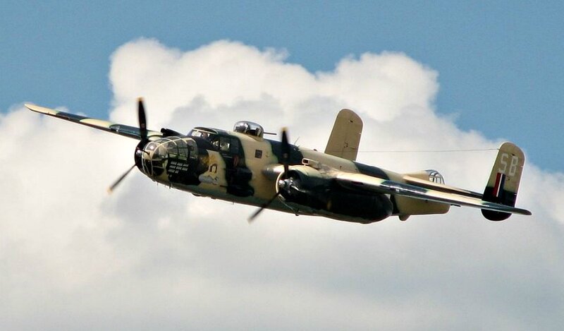 Bomber Aircraft in Flight — Blue, Dynamic