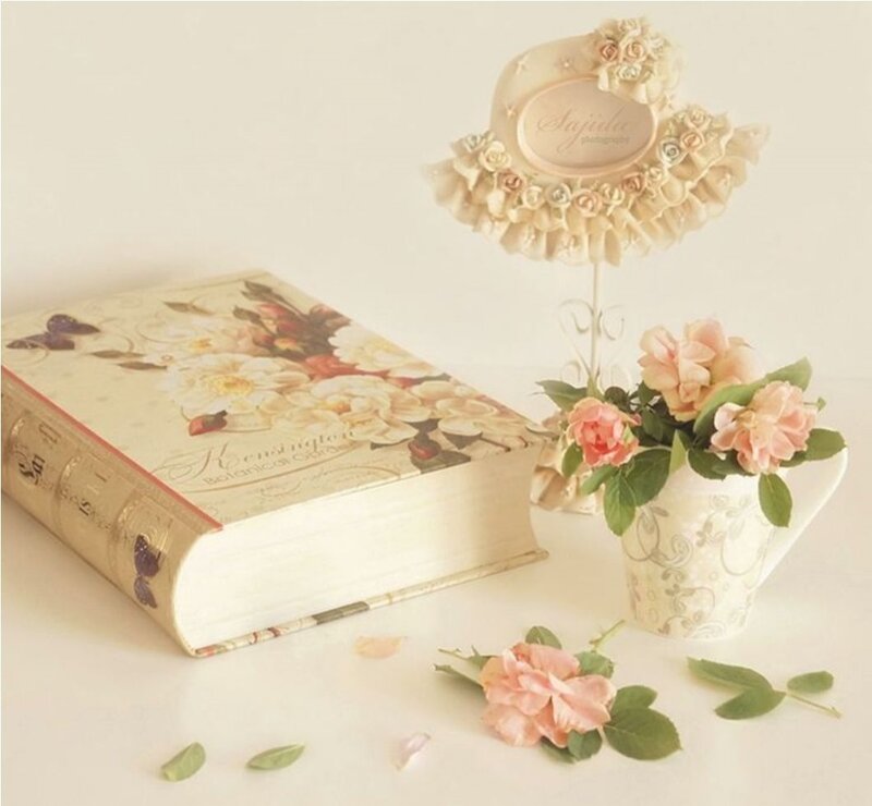 Book with Flowers — Cream