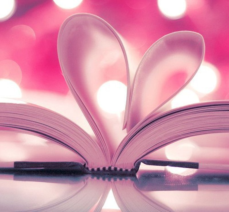 Book with Heart-shaped Pages — Pink