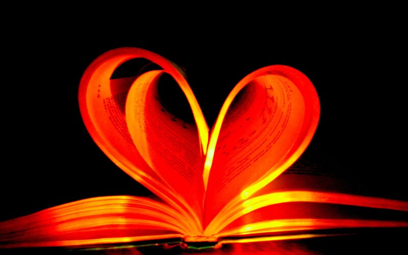 Book with Heart-shaped Pages — Red, Dramatic