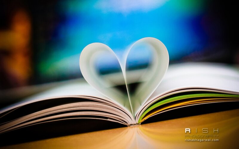 Book with Heart-shaped Pages — White, Serene