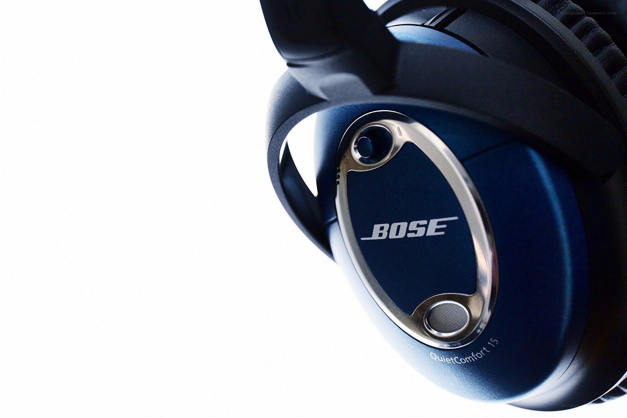 Bose QuietComfort 15 headphones