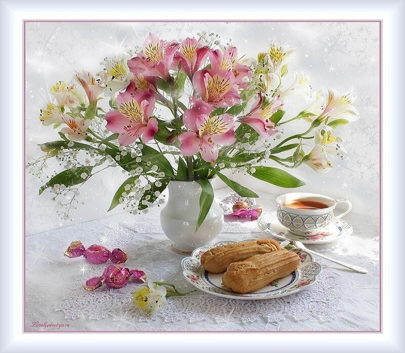 Bouquet of Alstroemeria Flowers — Pink