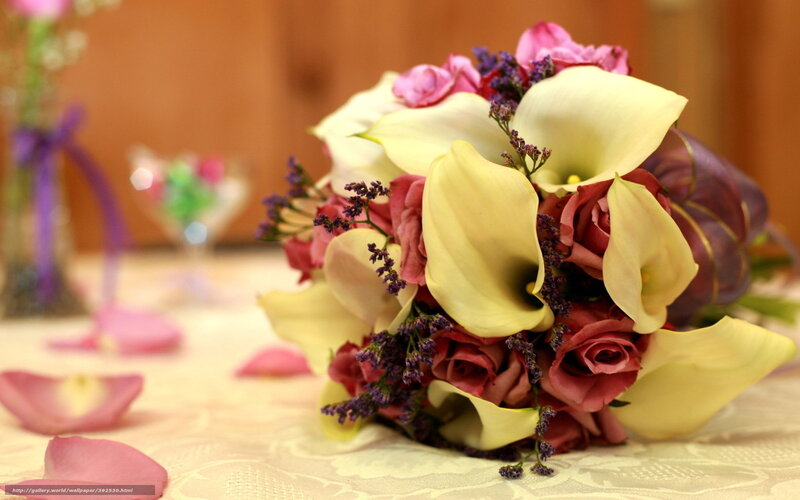 Bouquet of calla lilies and roses