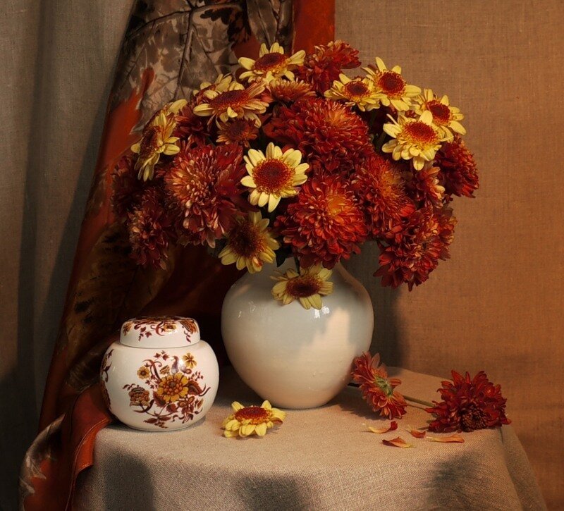 Bouquet of Chrysanthemums — Red