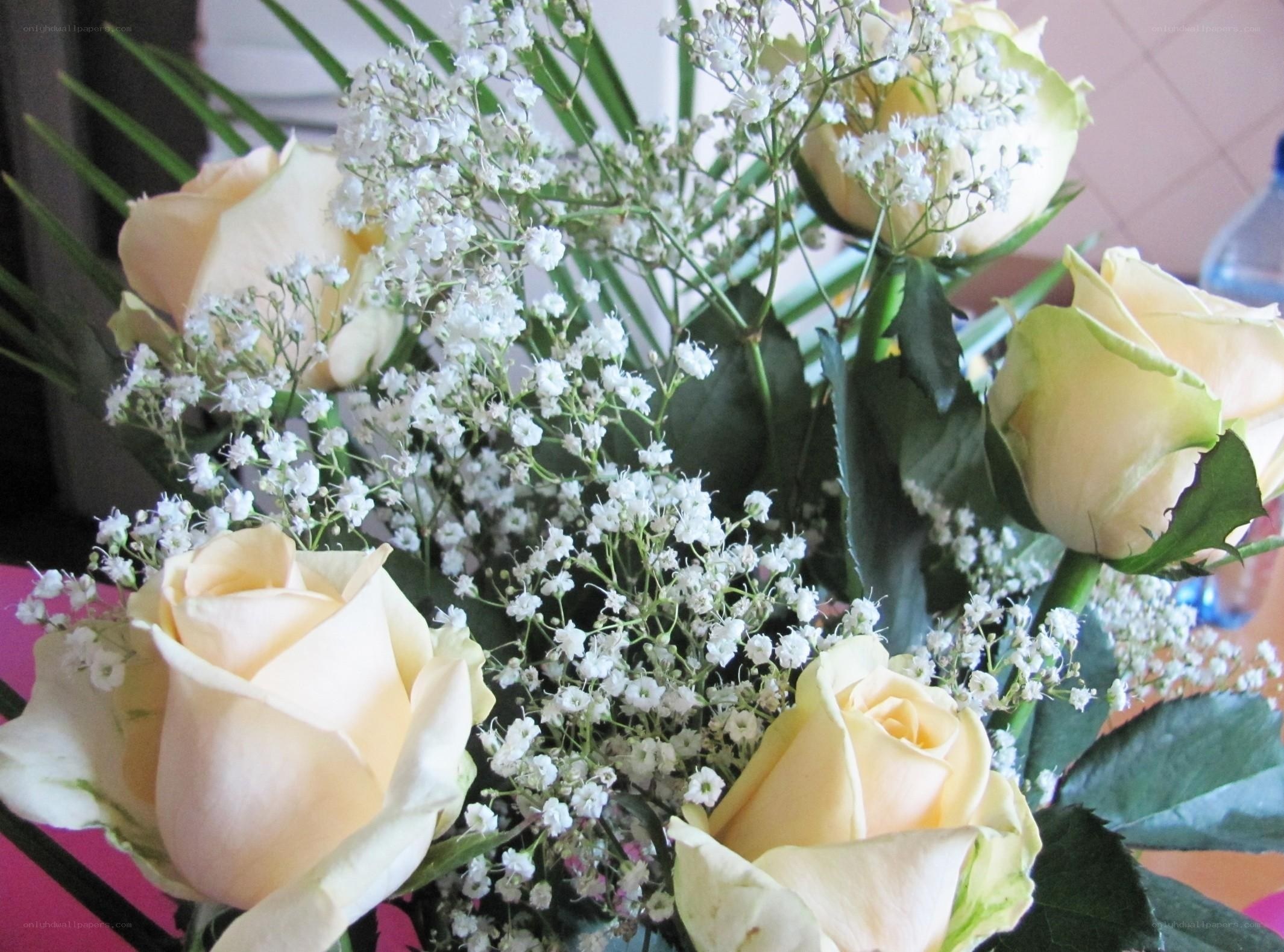 bouquet of cream roses
