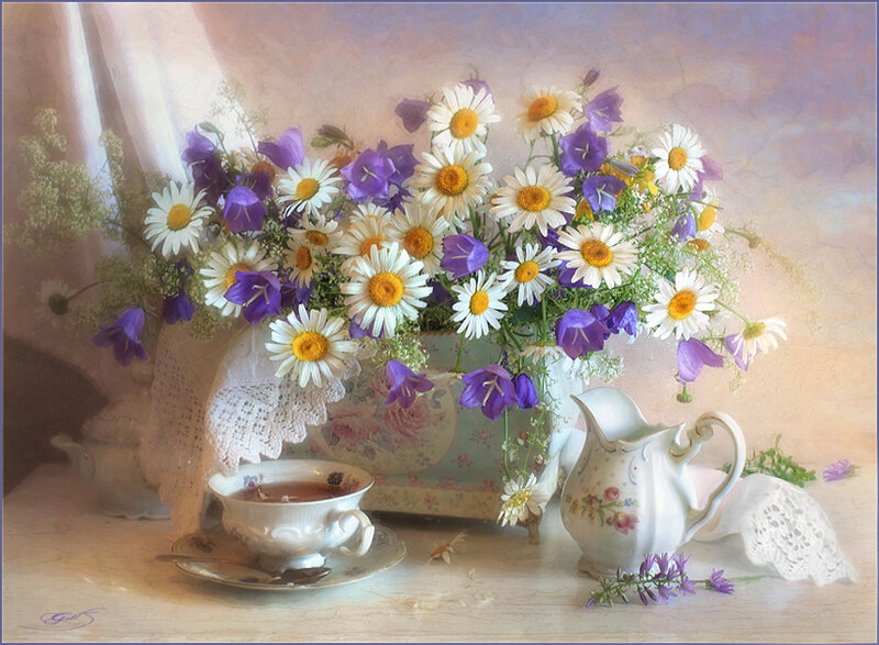 Bouquet of Daisies and Bells
