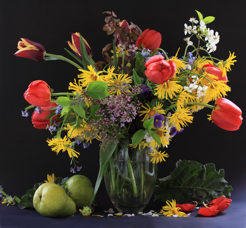 Bouquet of Flowers and Pears — Red