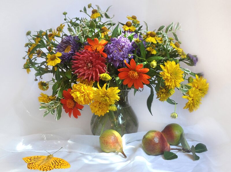 Bouquet of Flowers and Pears — Yellow, Calm