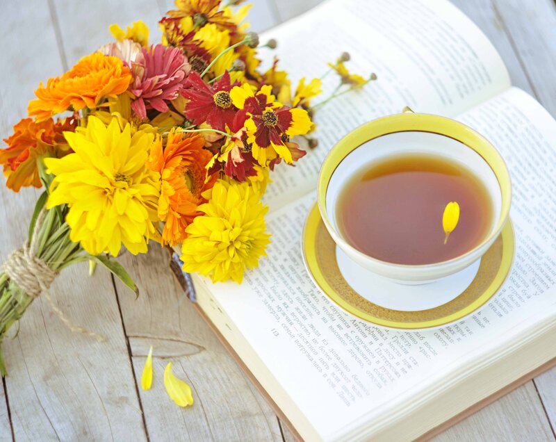 Bouquet of Flowers and Tea — Yellow, Serene