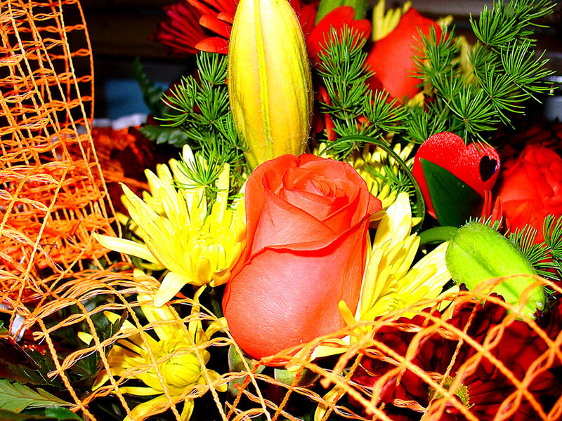 Bouquet of Flowers — Red, Festive