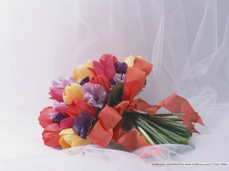 Bouquet of Flowers — Red, Serene