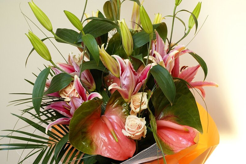 bouquet of lilies and roses