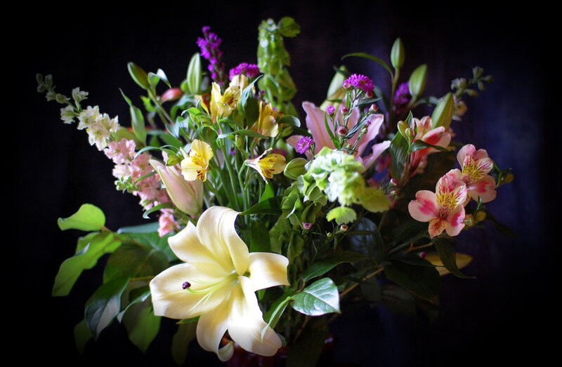 Bouquet of Mixed Flowers — Yellow, Dramatic