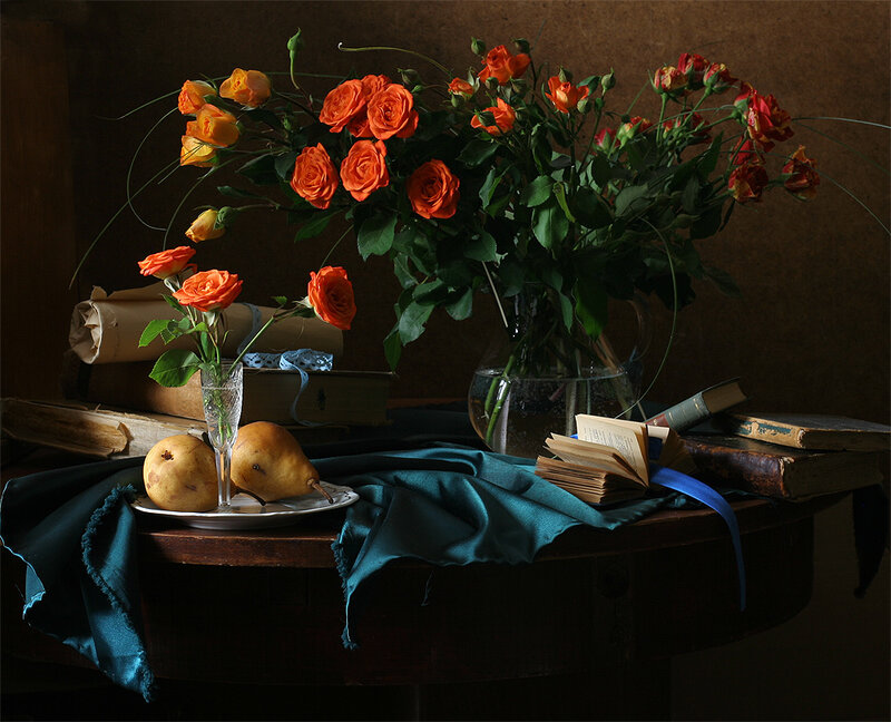 Bouquet of Orange Roses — Dramatic, Photograph, Pears