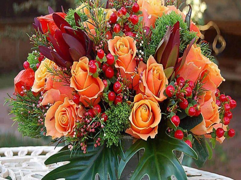 Bouquet of Orange Roses — Festive