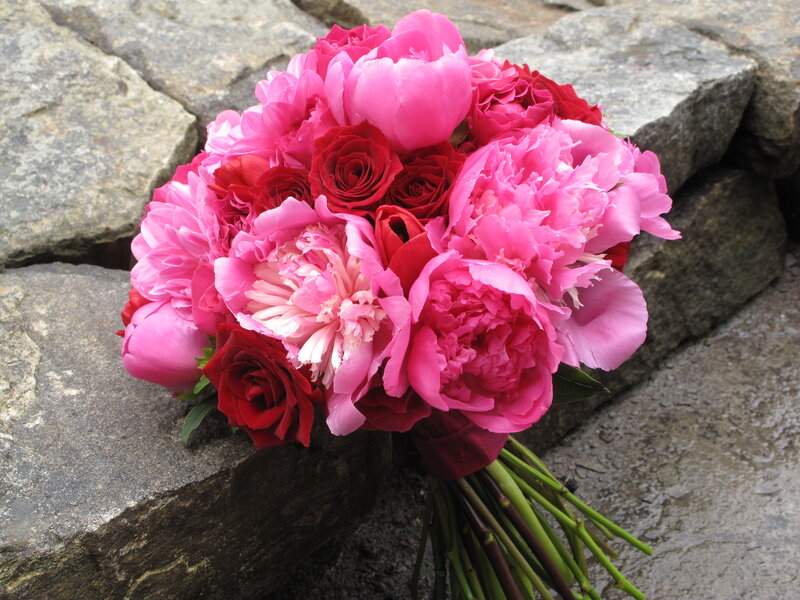 Bouquet of Pink and Red Flowers — Calm