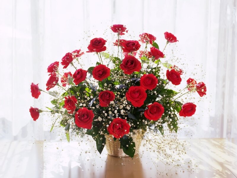 bouquet of red roses