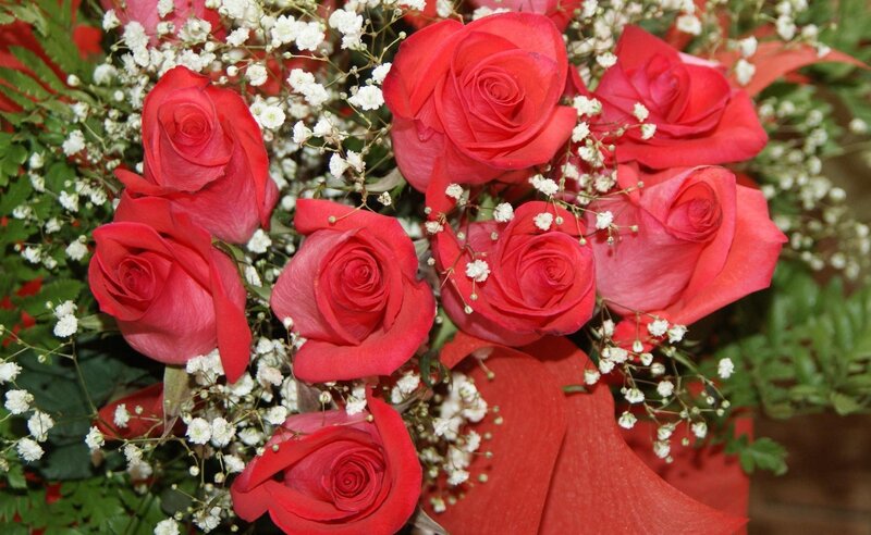 bouquet of red roses