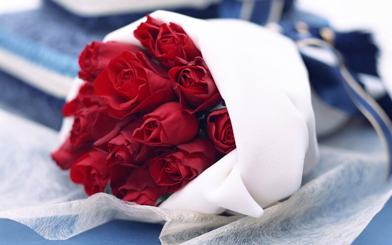 bouquet of red roses