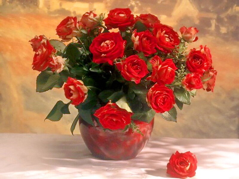 Bouquet of Red Roses — Calm, Photograph, Vase, Table