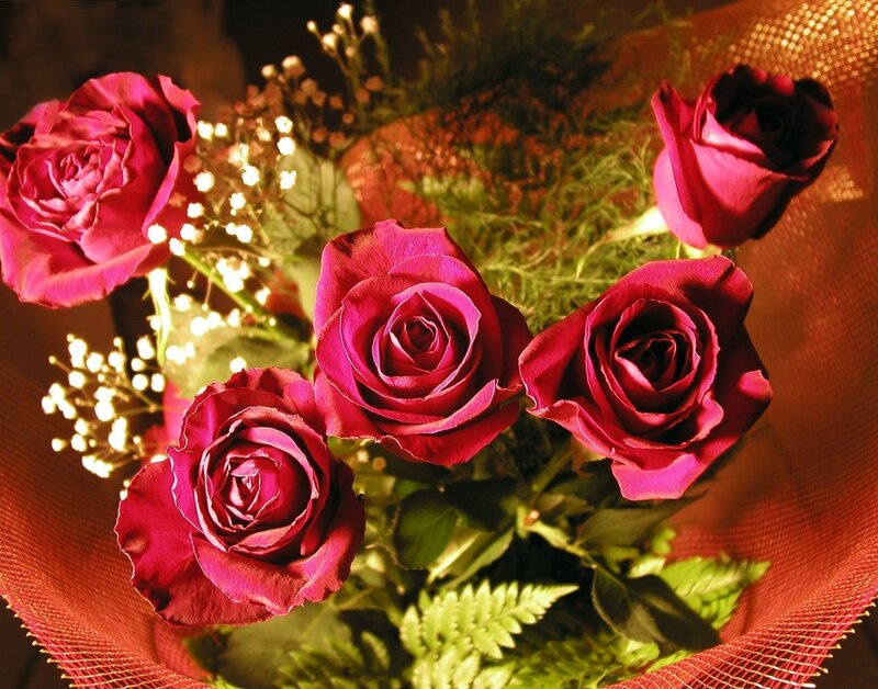 Bouquet of Red Roses — Romantic, Night