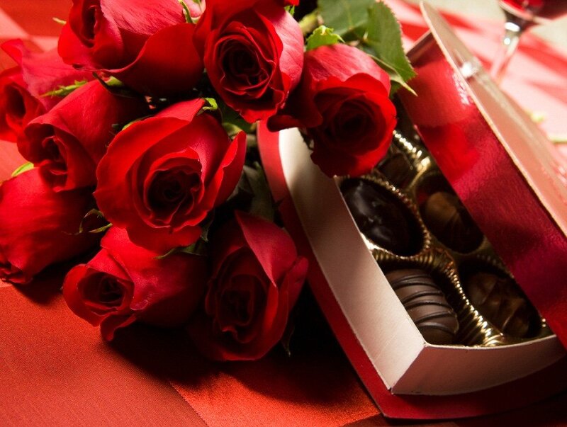 Bouquet of Red Roses — Romantic, Photograph, Chocolates
