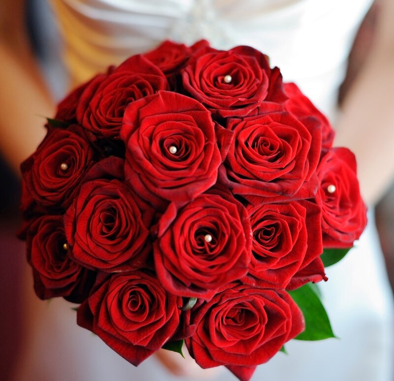 Bouquet of Red Roses — Romantic, Photograph, Pearl
