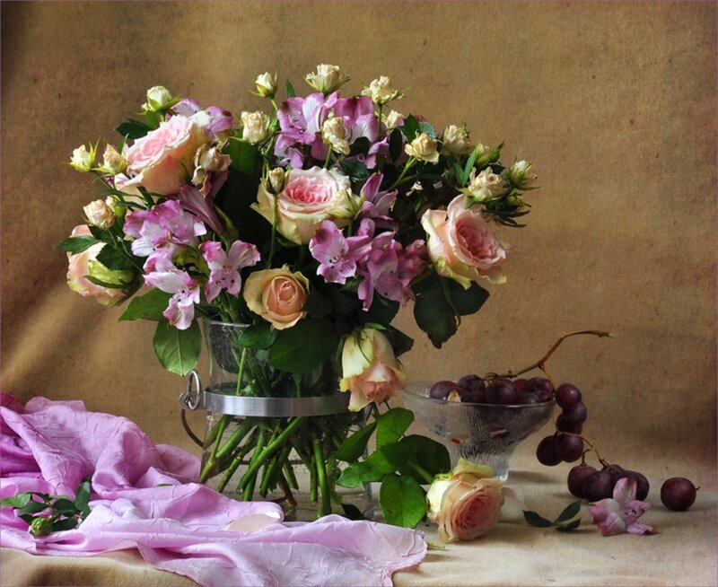 Bouquet of Roses and Alstroemeria — Pink, Serene