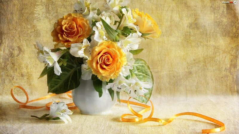 Bouquet of Roses and Alstroemeria — Yellow, Serene
