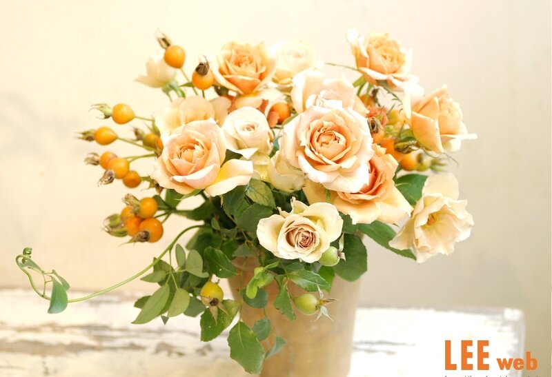 Bouquet of Roses and Berries