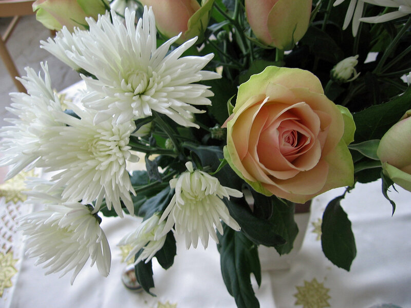 Bouquet of Roses and Chrysanthemums — White, Calm